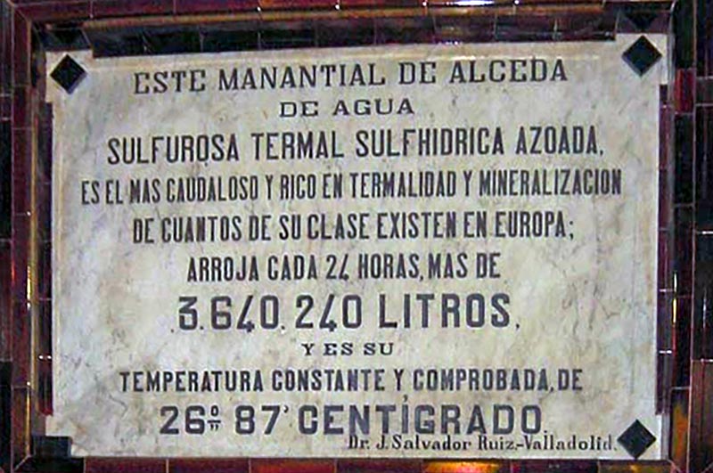 Placa de reconocimiento al manantial del Balneario de Alceda